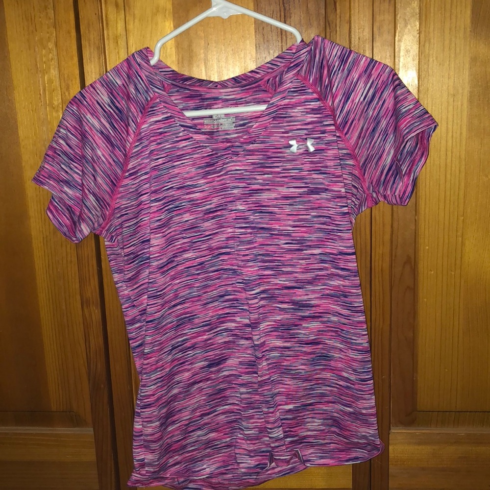 Multicolored under armour tshirt
